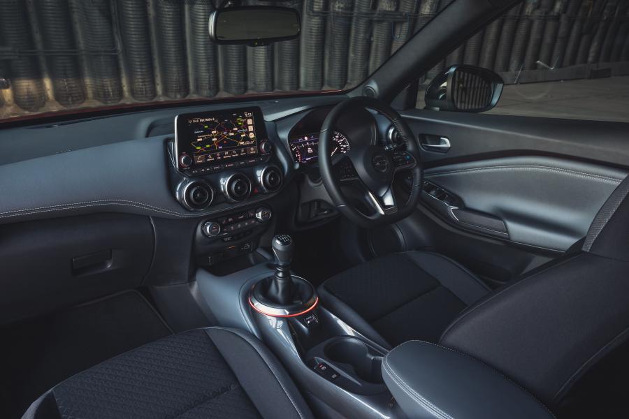 Торпедо Nissan Juke 2019 года  (UK) (фото 14 из 40)